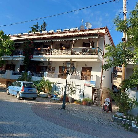 Hotel Agni -Enoikiazomena Diamerizmata Kallithea  ภายนอก รูปภาพ