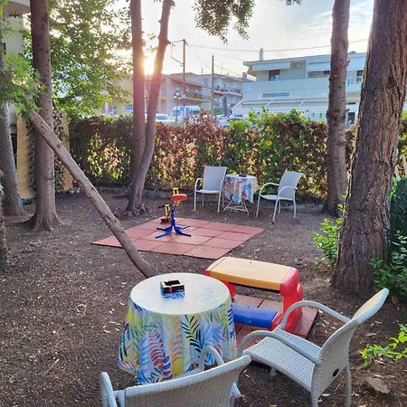 Hotel Agni -Enoikiazomena Diamerizmata Kallithea  ภายนอก รูปภาพ