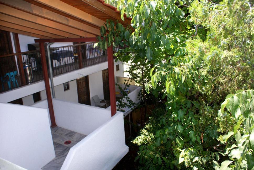 Hotel Agni -Enoikiazomena Diamerizmata Kallithea  ภายนอก รูปภาพ