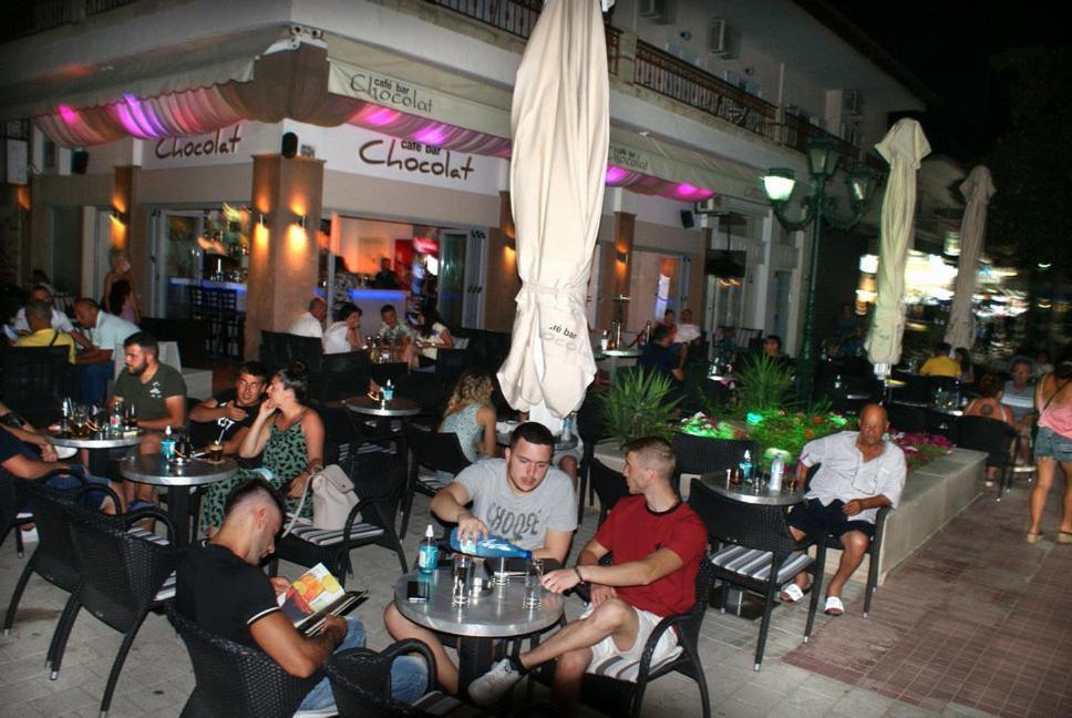 Hotel Agni -Enoikiazomena Diamerizmata Kallithea  ภายนอก รูปภาพ