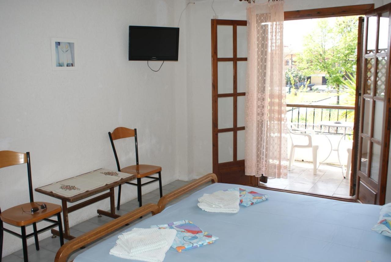 Hotel Agni -Enoikiazomena Diamerizmata Kallithea  ภายนอก รูปภาพ