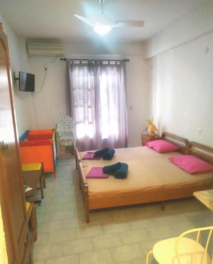 Hotel Agni -Enoikiazomena Diamerizmata Kallithea  ภายนอก รูปภาพ