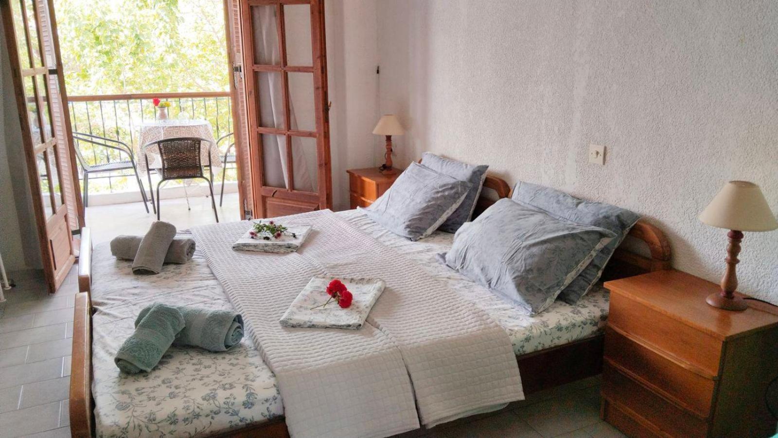 Hotel Agni -Enoikiazomena Diamerizmata Kallithea  ภายนอก รูปภาพ